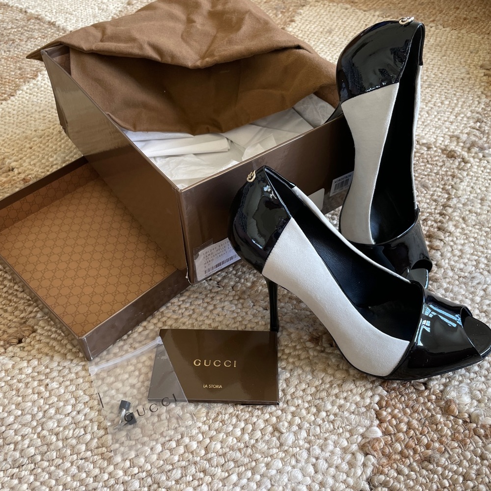NWT Gucci Suede & Patent Leather Interlocking G Logo Peep-Toes Stiletto Heel 37